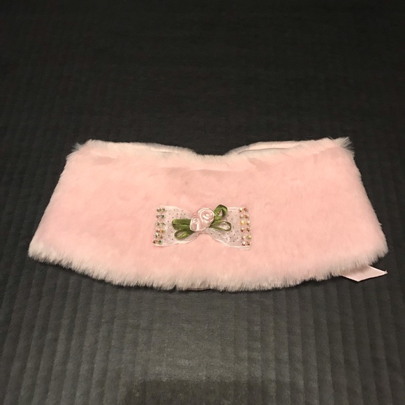 HIP DOGGIE PINK FAUX FUR CAPE - Picture 5 of 5